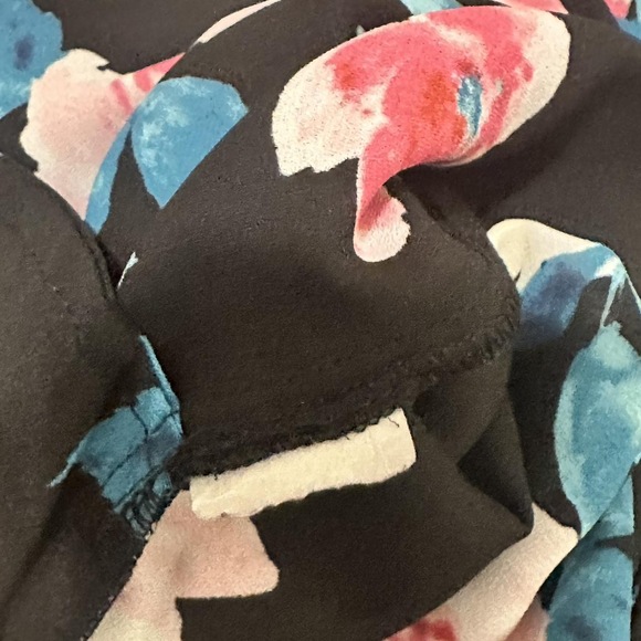 Floral shorts - Picture 3 of 5